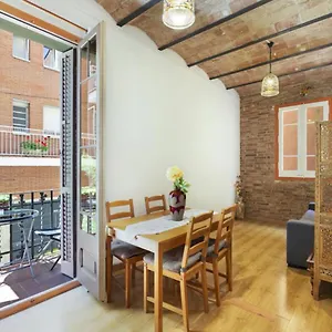 Great In Sagrada Familia With Balcony Appartamento